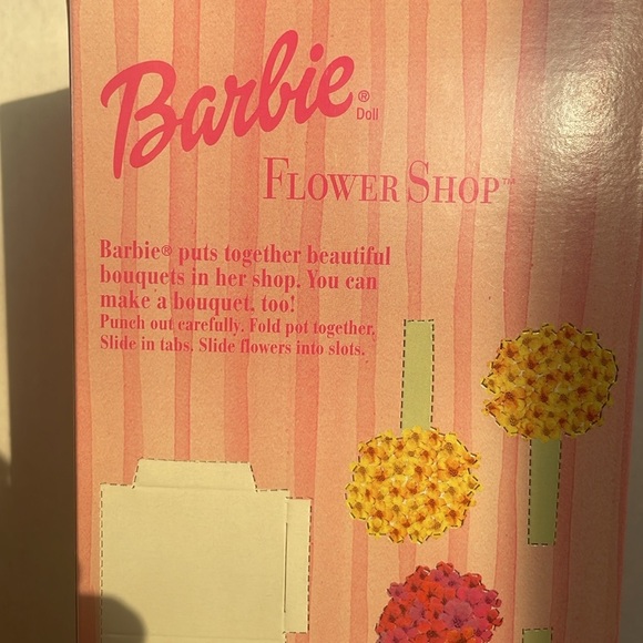 1999 Flower Shop Barbie with Watering Can & Flowers and Basket NIB - Picture 7 of 7